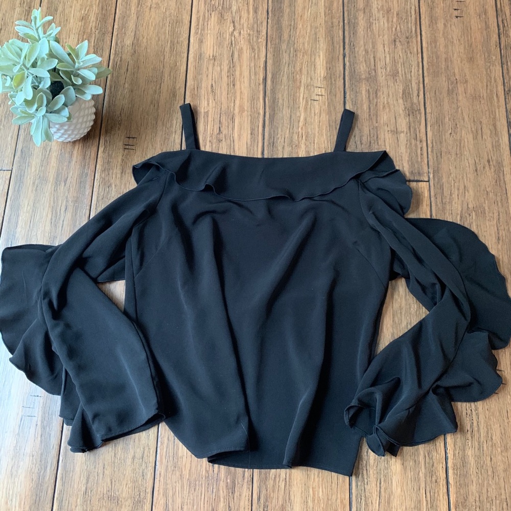 🌿 2/22$ 🌿  H&M ruffle blouse